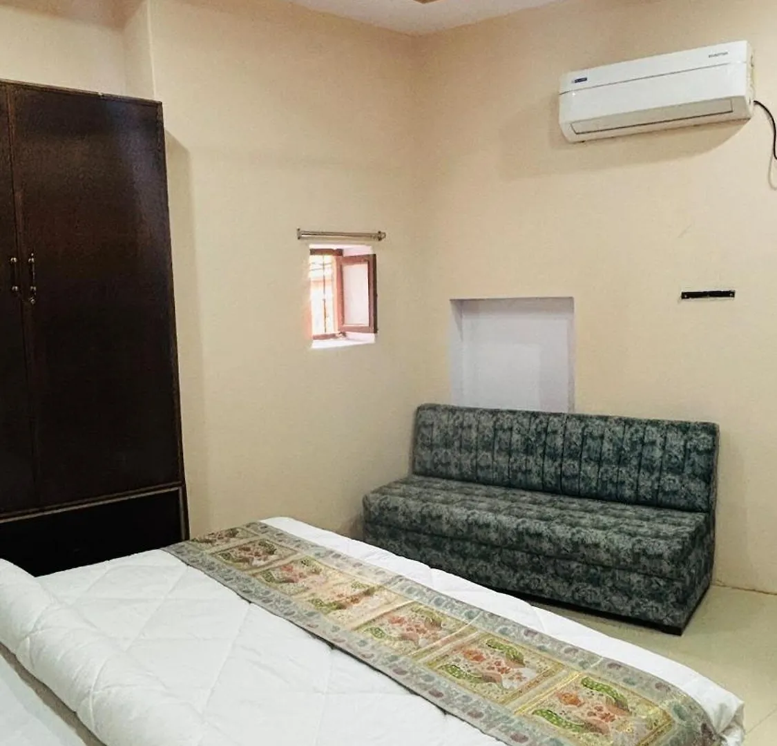 Spiritual Homestay Varanasi Apartment
